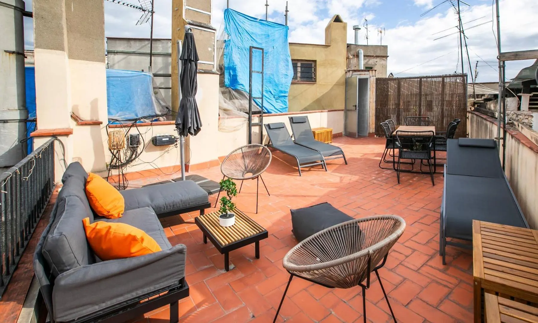 הקונטקטים של 31Ara1092- Newly Refurbished 2Br Flat In The Gothi