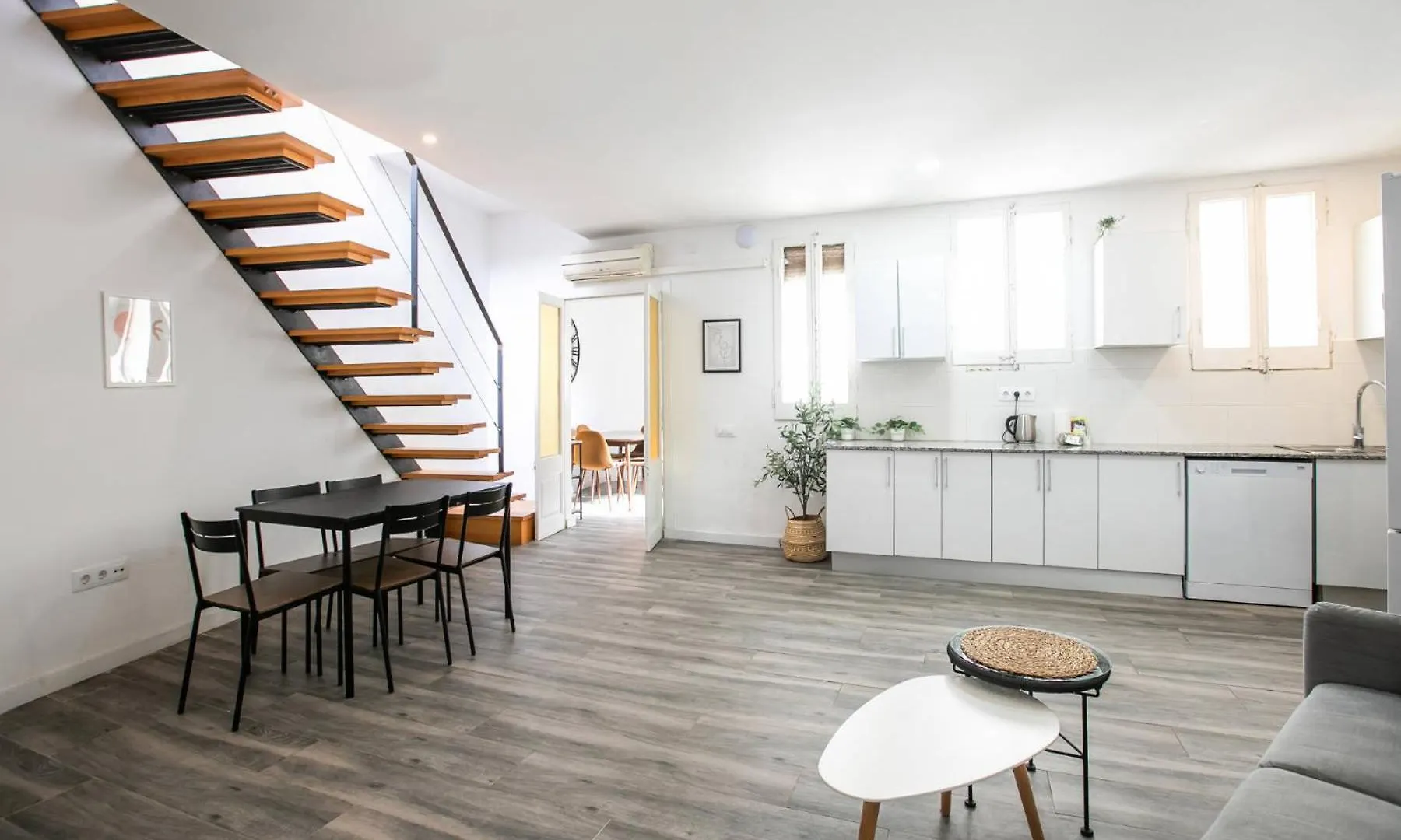 Apartment Ferienwohnung 31Ara1092- Newly Refurbished 2Br Flat In The Gothi Barcelona